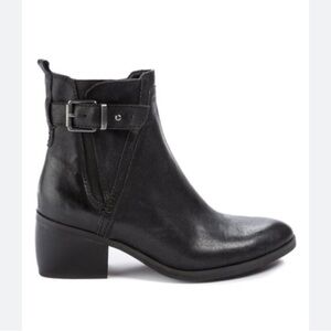 LUCCA Lane black leather boots size 9‎